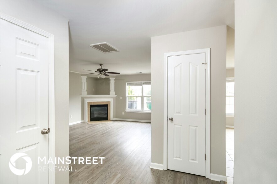 Building Photo - 9127 White Aspen Pl