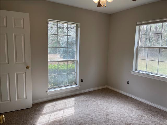 Building Photo - 13595 LA-40