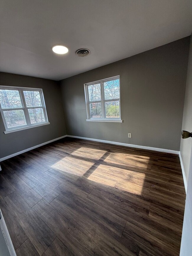 Building Photo - 3720 Old Jenny Lind Rd