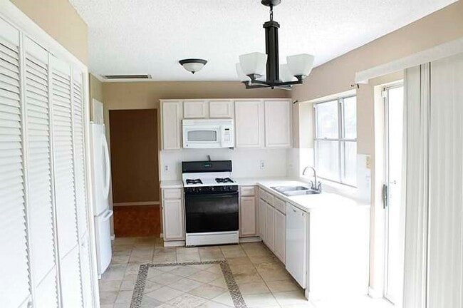 Building Photo - 3118 Rimrock Dr