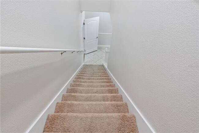 Building Photo - 19342 Paddock View Dr