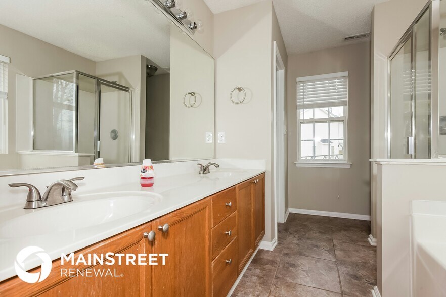 Building Photo - 13029 Woodland Farm Dr