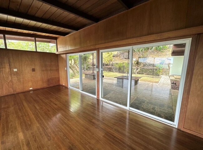 Building Photo - Ocean & Mokolua Views! Single Family Home ...