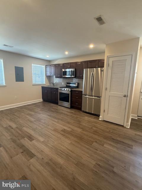 Building Photo - 3000 S 15th St