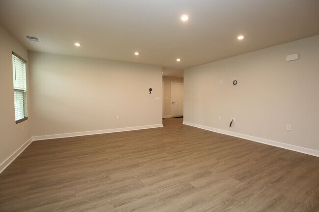 Building Photo - Nothing Beats New Contstruction!