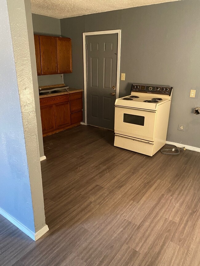 Building Photo - 4320 SE 43rd St