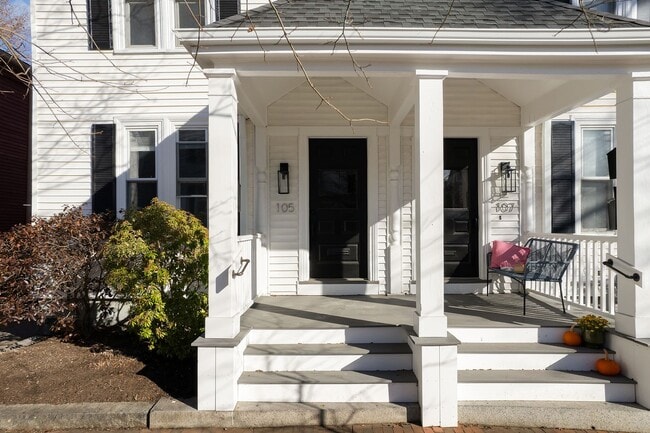 Primary Photo - 105-107 Richards