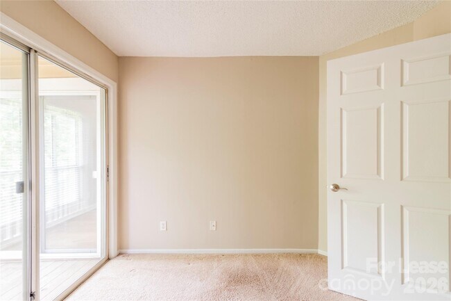 Building Photo - 2516 Cranbrook Ln