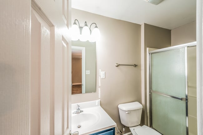 Building Photo - 2428 Briarcliff Dr