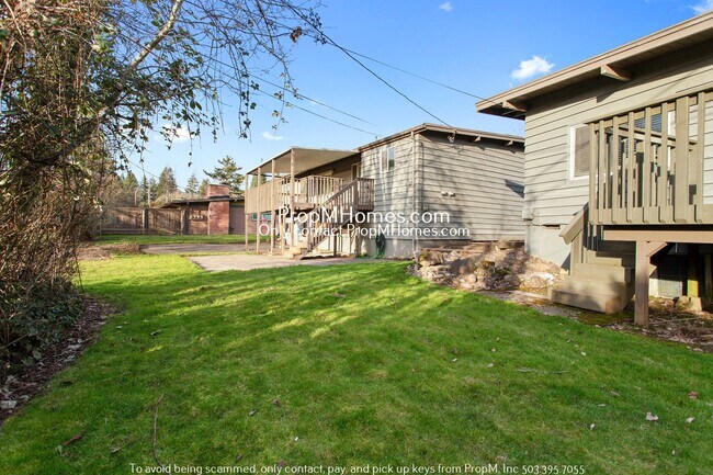 Building Photo - Charming 2 Bedroom Duplex in SW Portland!