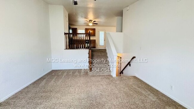 Building Photo - 3 bedroom Duplex with unique floor plan in...