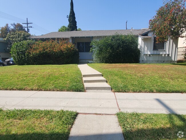 Property view - 13525 Burbank Blvd