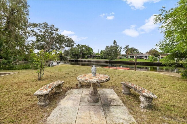 Building Photo - 8916 Memorial Hwy