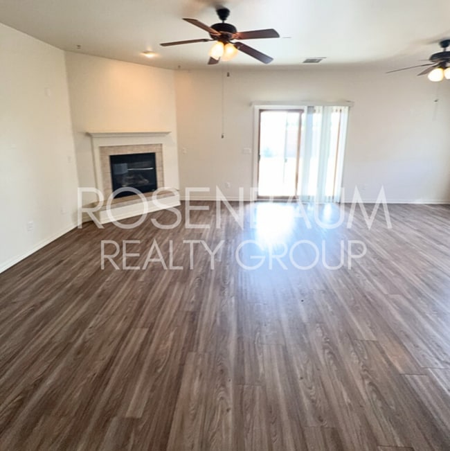 Building Photo - 8003 N Racehorse Rd