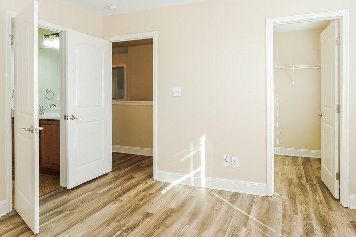 Building Photo - 203 Candlenut Ct