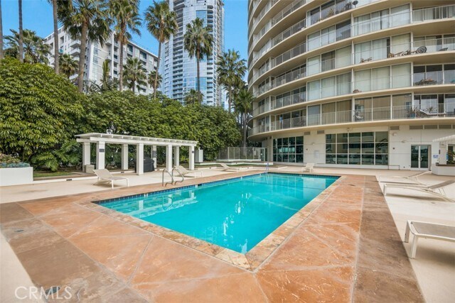 Building Photo - 700 E Ocean Blvd