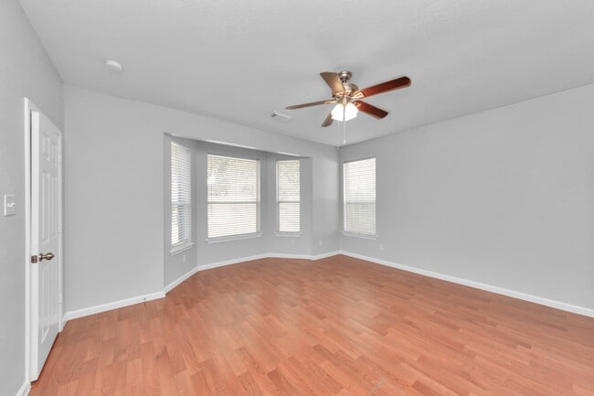 Building Photo - 1819 Misty Falls Ln