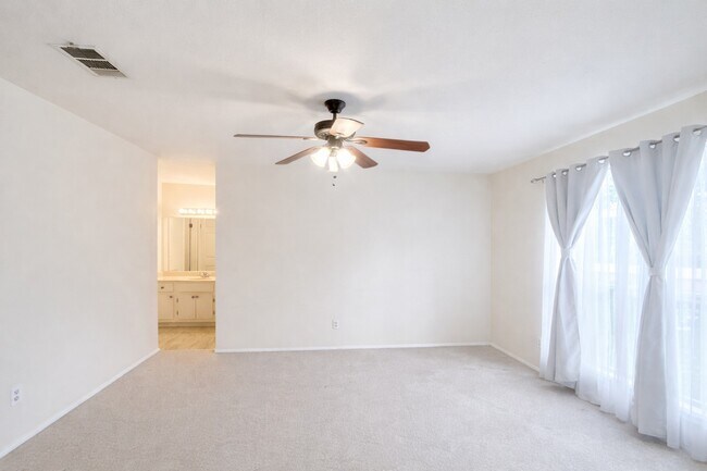 Building Photo - 14555 Wunderlich Dr