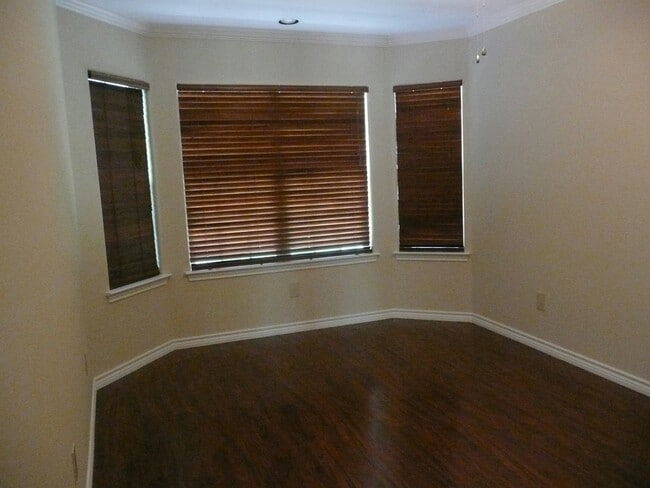 Building Photo - 1406 Moran Dr