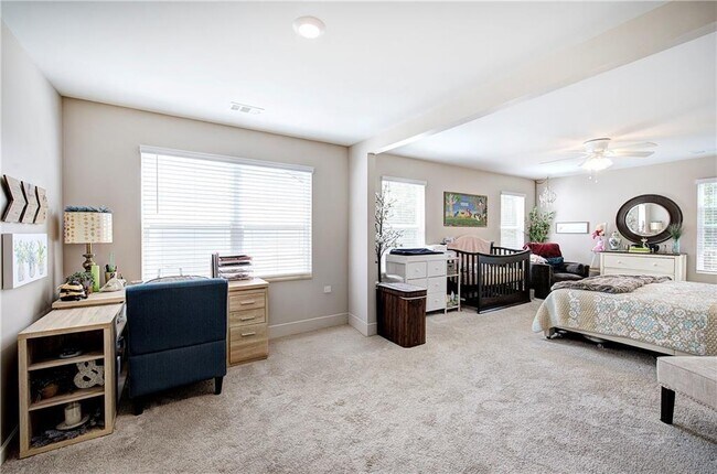 Building Photo - 286 Belmont Dr