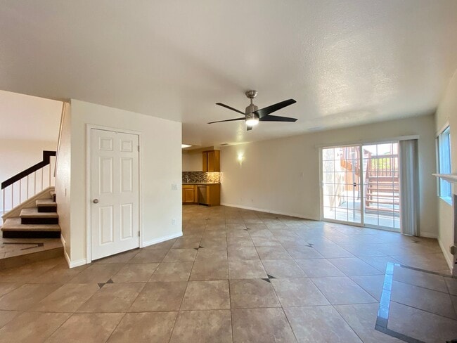 Building Photo - Santa Fe Hills 4 Bedroom Home
