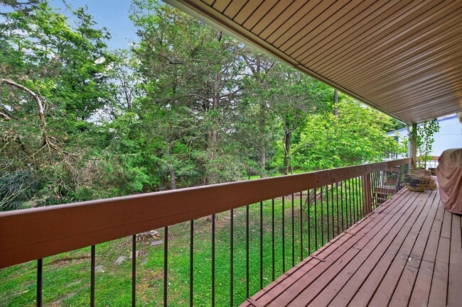 Building Photo - 9404 Woodington Dr