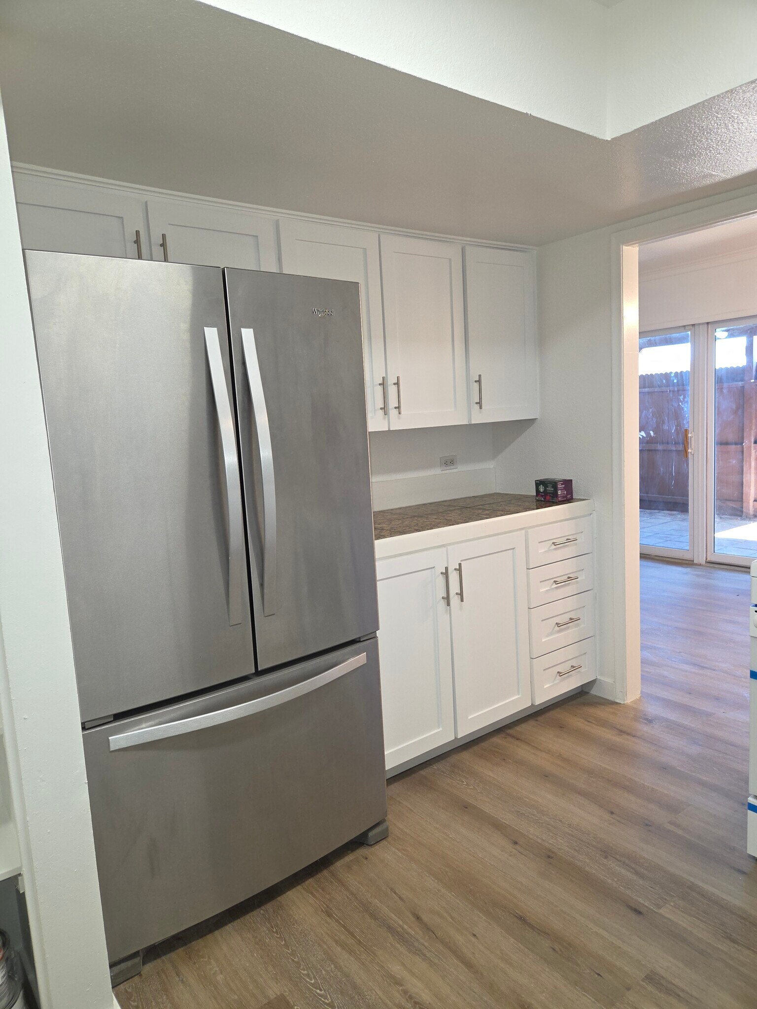 Updated kitchen - 1005 E Northern Ave