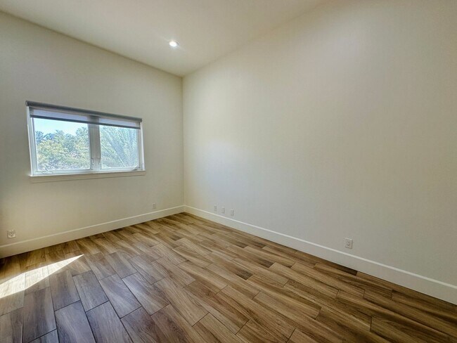 Building Photo - Stunning home with pool in prestigious Eagle Hills!