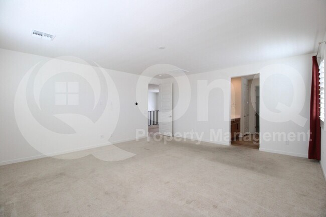 Building Photo - 10207 E Tillman Ave