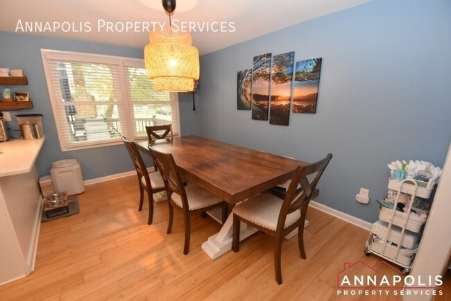 Building Photo - 206 Dauntsey Dr
