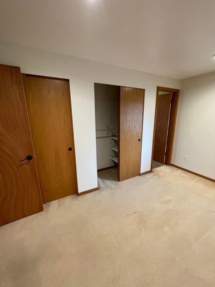 Master Bedroom - 3921 Magrath Rd