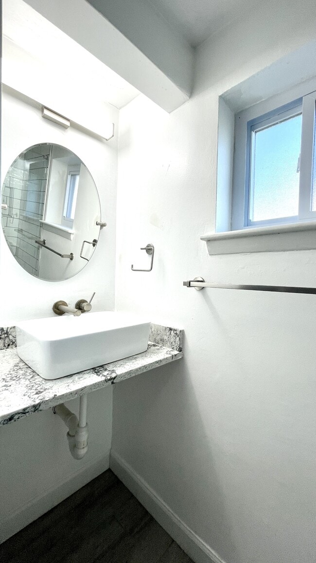 Building Photo - 329 Jacqueline Ave