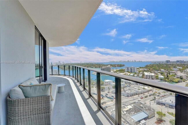 Building Photo - 580-572 72nd St