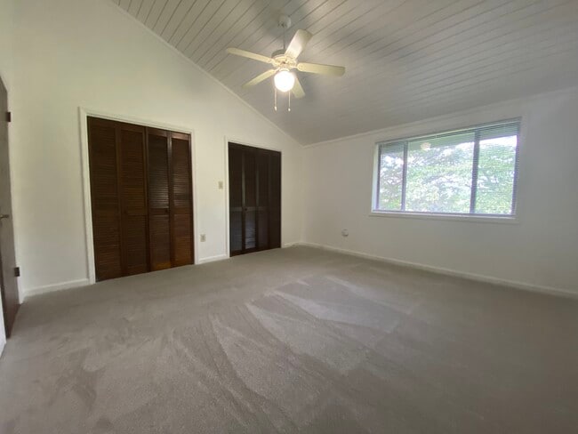 Building Photo - 2420 Volunteer Pkwy