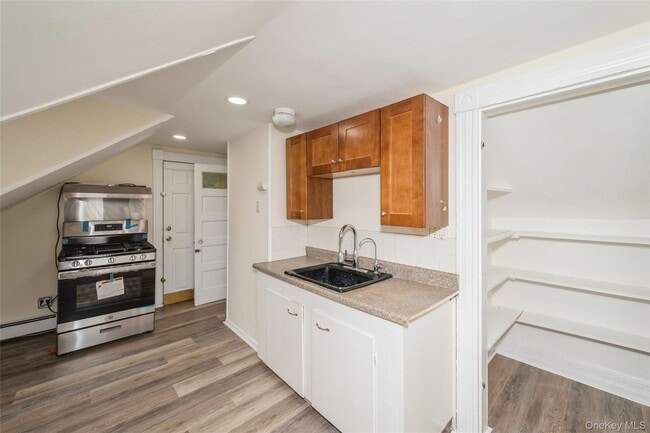 Building Photo - 36 Tyler Ave