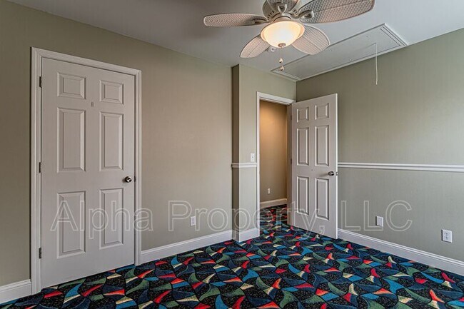 Building Photo - 208 Day Break Ct