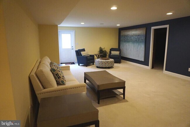 Building Photo - 31611 Exeter Way