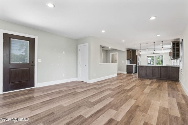 Building Photo - 553 Colts Neck Rd