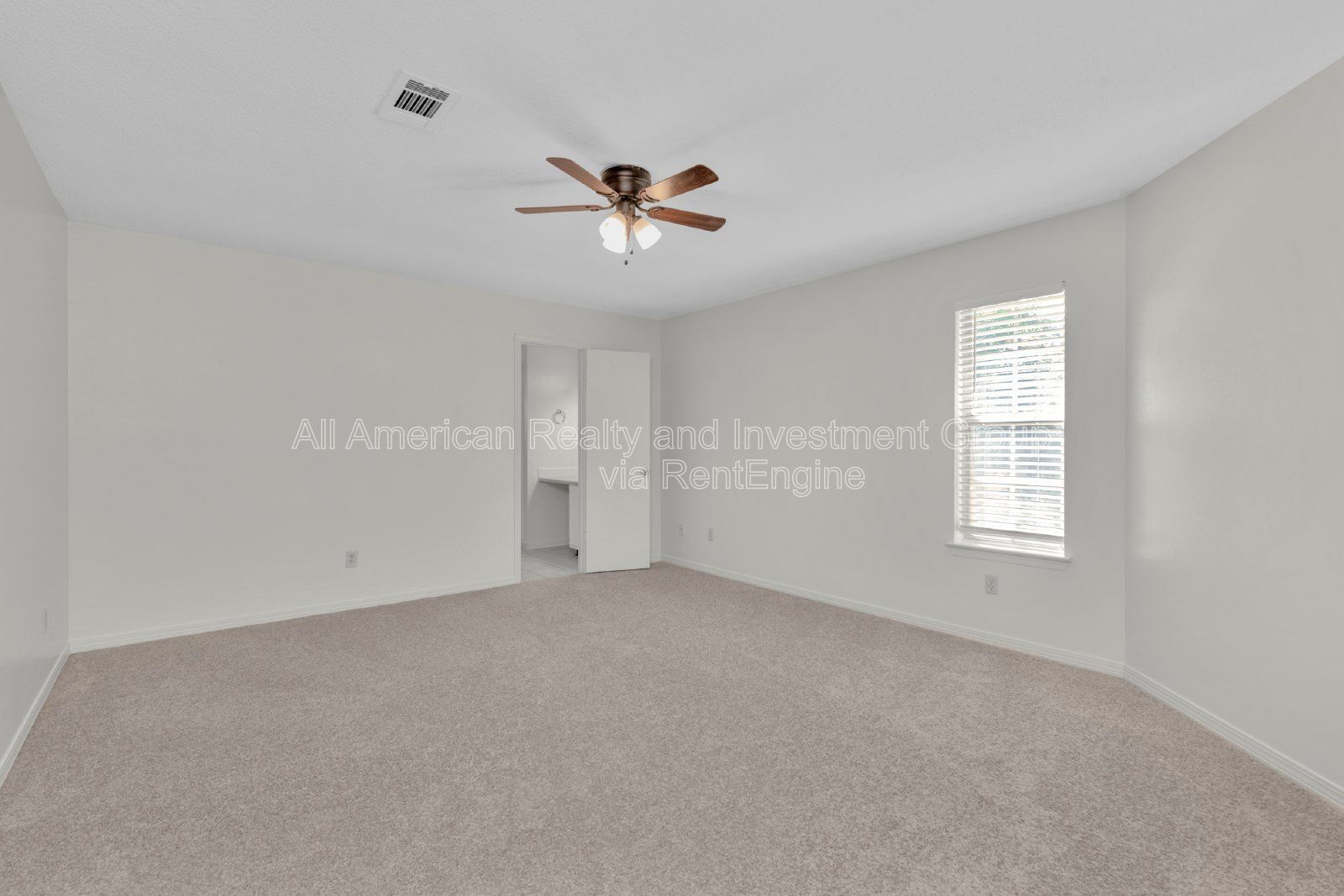 Building Photo - 202 Summer Ln