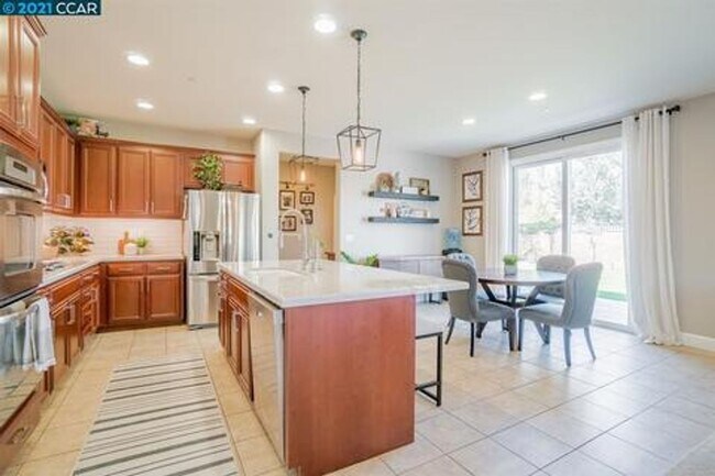 Building Photo - 693 Monte Verde Ln