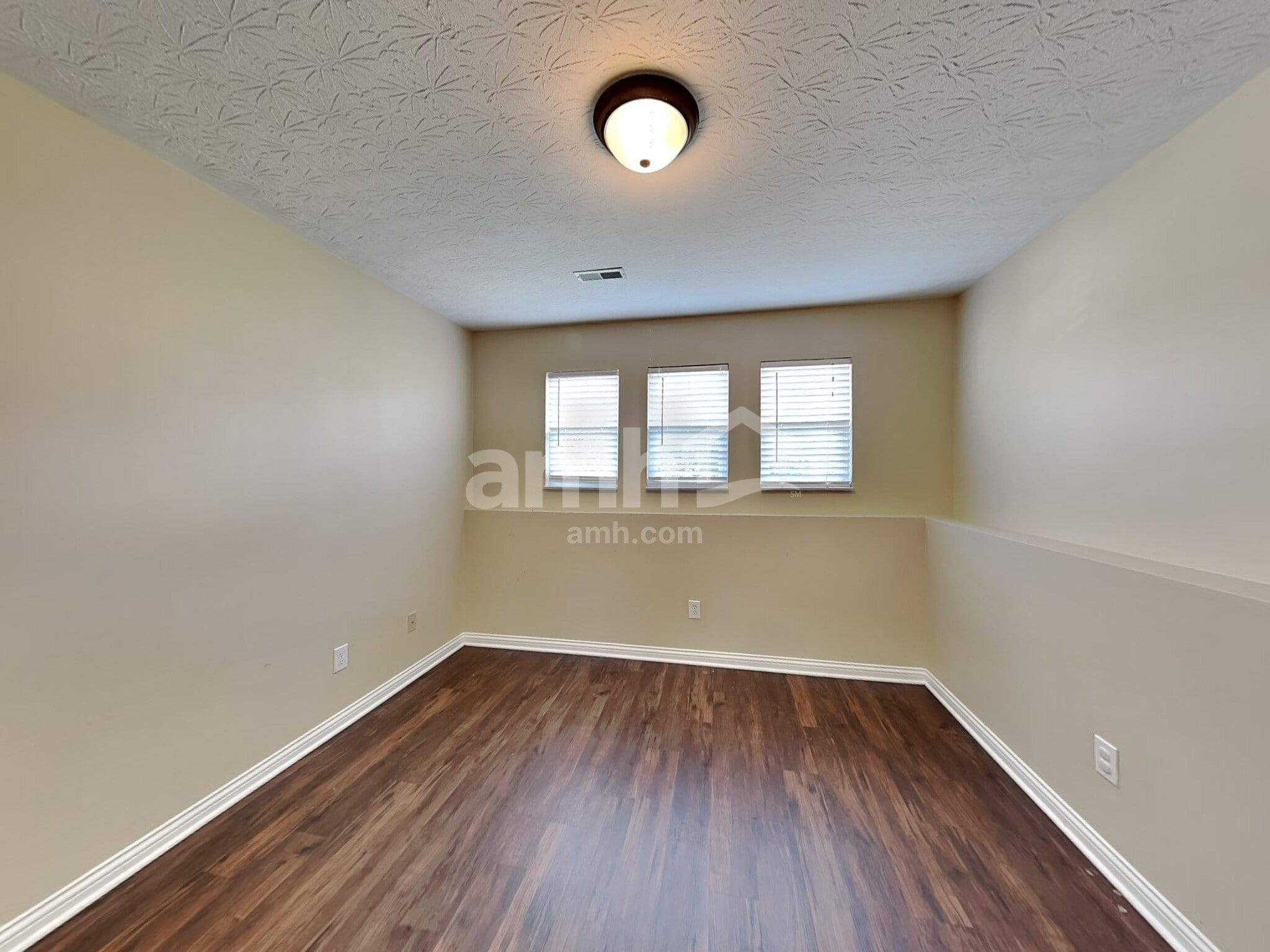 Building Photo - 10312 Stonewall Ct