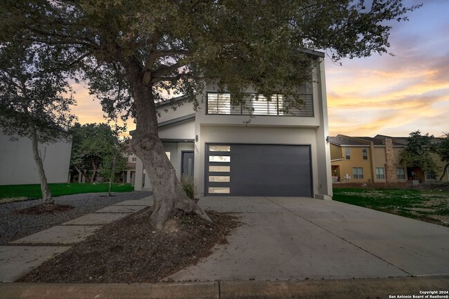 Building Photo - 2531 Manor Heights Drive Unit