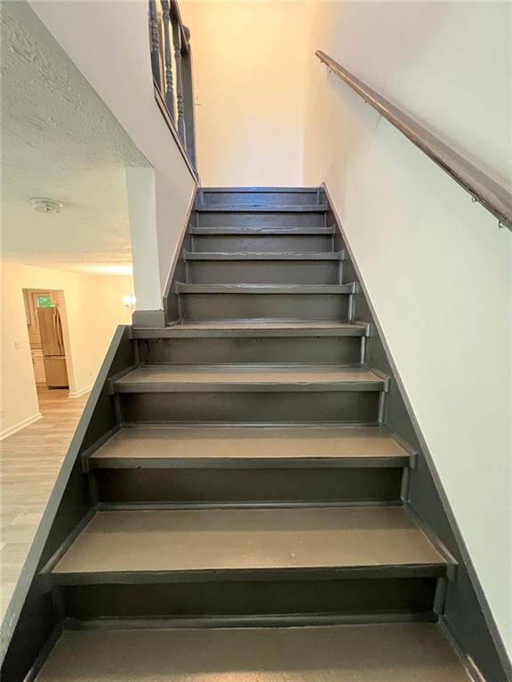 Building Photo - 2082 Lenoa Ln