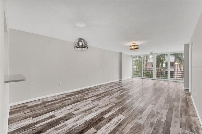 Building Photo - 4530 Pinebrook Cir
