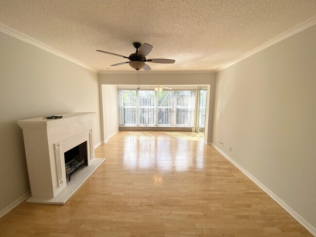 Building Photo - 2480 Juniper Dr