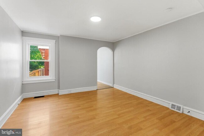 Building Photo - 71 Amboy Ave