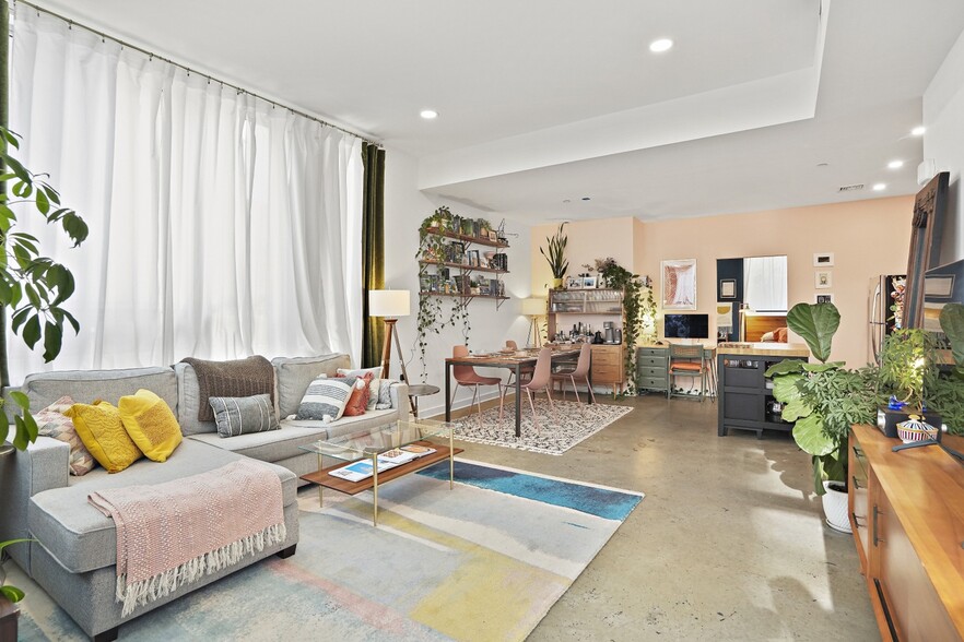 Rare 1-bedroom floor plan with wide open space, streaming light, extra-tall ceilings, and detached u - 1414 Belmont St NW