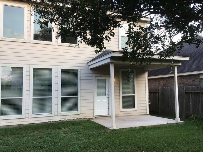 Building Photo - 2718 Lakecrest Way Dr