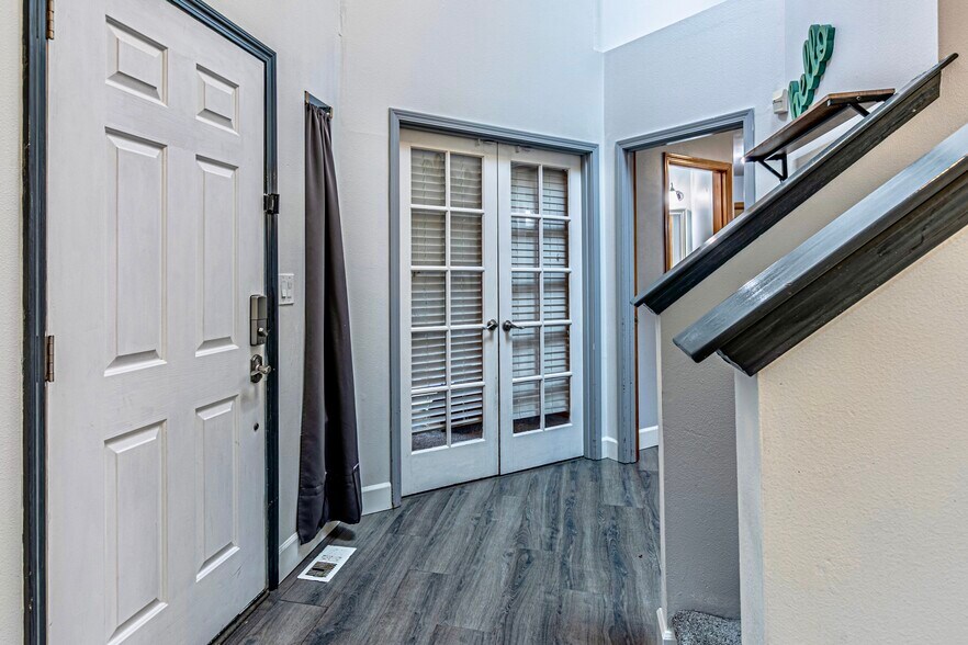 Building Photo - 4601 Nassau Ave NE