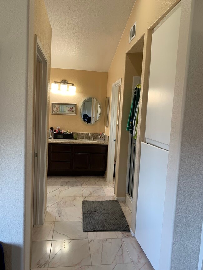 Master bath - 18950 Caminito Cantilena